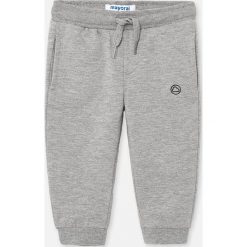 Mayoral - Spodnie dziecięce 68-98 cm. Zielone dresy chłopięce Mayoral, bez wzorów, z elastanu. Za 47,90 zł.