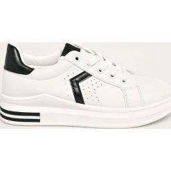 Answear - Buty Fashion Bella. Białe buty sportowe damskie ANSWEAR, bez wzorów, z gumy, sportowe. W wyprzedaży za 49,90 zł.