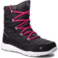 Śniegowce JACK WOLFSKIN - Portland Boot G 4024951 Black D. Czarne śniegowce dziewczęce marki Jack Wolfskin, bez zapięcia. W wyprzedaży za 259,00 zł.