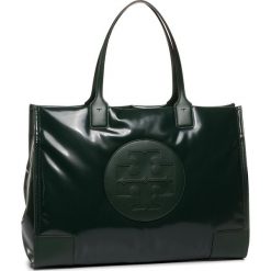 Torebka TORY BURCH - Ella Vinyl Puffer Tote 59703 Norwood 348. Zielone torebki klasyczne damskie Tory Burch, bez wzorów, ze skóry ekologicznej, klasyczne, bez dodatków. W wyprzedaży za 759,00 zł.