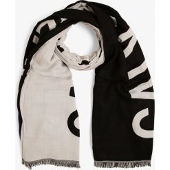 Calvin Klein Jeans - Szalik damski, czarny. Czarne szaliki damskie Calvin Klein Jeans, bez wzorów, z jeansu. Za 299,95 zł.