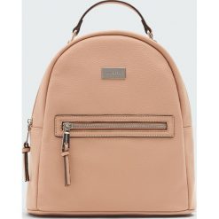 Plecak w miejskim stylu w kolorze nude. Brązowe plecaki damskie Pull&Bear, bez wzorów. Za 99,90 zł.