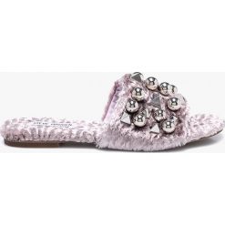 Steve Madden - Klapki. Szare klapki damskie Steve Madden, bez wzorów, z materiału, bez obcasa, na płaskiej podeszwie. W wyprzedaży za 159,90 zł.
