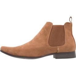 Buty zimowe męskie: Feud London CHISEL TOE CHELSEA Botki tan