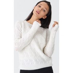 Sweter z ozdobnym splotem - Kremowy. Białe swetry damskie House, s, bez wzorów, ze splotem, bez rękawów, bez kaptura. Za 69,99 zł.