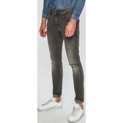 G-Star Raw - Jeansy Revend. Jeansy męskie G-Star RAW, bez wzorów, retro. W wyprzedaży za 449,90 zł.