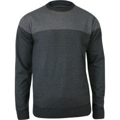 Popielaty Sweter Męski z Okrągłym Dekoltem -BRAVE SOUL- Dwukolorowy, Drobny Dziergany Wzór SWBRSAW18PERSYcharcoal. Szare swetry męskie Brave Soul, m, bez wzorów, z bawełny, klasyczne, z okrągłym kołnierzem, bez kaptura. Za 89,00 zł.