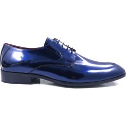 Granatowe / niebieskie lakierki męskie T20. Niebieskie buty wizytowe męskie Modini Moda Męska, ze skóry, na sznurówki. W wyprzedaży za 269,10 zł.
