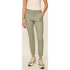 Columbia - Spodnie. Zielone spodnie damskie Columbia, s, z elastanu. W wyprzedaży za 219,90 zł.