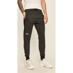 Under Armour - Spodnie. Szare spodnie męskie Under Armour, na co dzień, l, z nadrukiem, z elastanu. Za 279,90 zł.