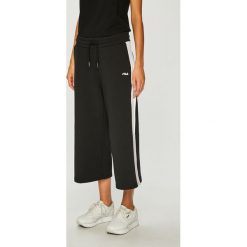 Fila - Spodnie. Czarne spodnie damskie Fila, s, bez wzorów, z elastanu, casualowe. W wyprzedaży za 129,90 zł.