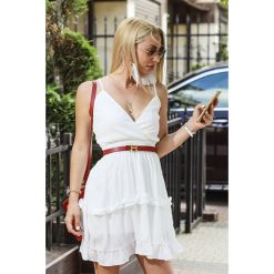 Sukienka PETRIKA. Białe sukienki damskie Sukienka PETRIKA, s, bez wzorów, bez kołnierzyka, z krótkim rękawem, krótkie, mini. W wyprzedaży za 69,00 zł.