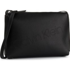 Torebka CALVIN KLEIN - Punched Ew Xbody K60K606046 BDS. Czarne listonoszki damskie Calvin Klein, bez wzorów, ze skóry ekologicznej, bez dodatków. Za 359,00 zł.