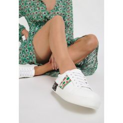 Białe Trampki Amalithea. Białe trampki i tenisówki damskie Renee, z napisami, przed kostkę, na sznurówki. Za 69,99 zł.