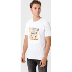 BOSS Summer 4 Koszulka Biały. Białe podkoszulki męskie Boss, s, z nadrukiem, z bawełny, z krótkim rękawem. Za 268,95 zł.