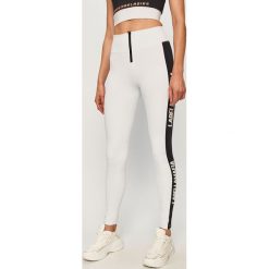 LaBellaMafia - Legginsy. Białe spodnie damskie LABELLAMAFIA, s, z aplikacjami, z elastanu. Za 289,90 zł.