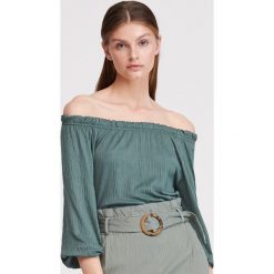 Spódnica z marszczonej dzianiny - Khaki. Brązowe spódniczki damskie Reserved, z dzianiny. W wyprzedaży za 19,99 zł.