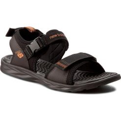 Sandały NEW BALANCE - M2067BR Brązowy. Pomarańczowe klapki męskie New Balance, ze skóry ekologicznej, bez zapięcia. W wyprzedaży za 149,00 zł.