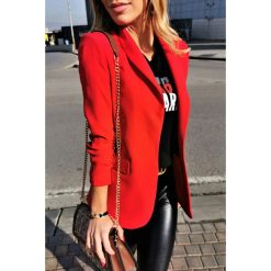 Żakiet KERRY RED. Czerwone kamizelki damskie Żakiet KERRY RED, bez wzorów, eleganckie, bez kaptura. W wyprzedaży za 129,00 zł.
