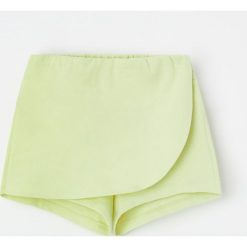 Szorty dresowe z zakładką - Zielony. Zielone szorty damskie Reserved, bez wzorów, z dresówki. Za 34,99 zł.