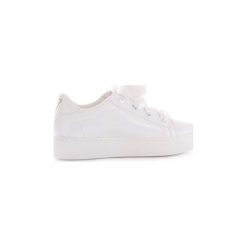 Buty Guess FLURN3PAF12. Trampki i tenisówki damskie Guess. Za 269,15 zł.