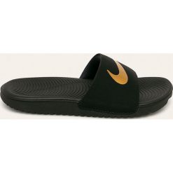 Nike Kids - Klapki. Czarne sandały chłopięce Nike Kids, z materiału, bez zapięcia. Za 119,90 zł.