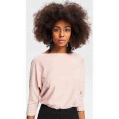 Sweter nietoperz - Różowy. Różowe swetry damskie Reserved, s, bez wzorów, bez rękawów, bez kaptura. Za 49,99 zł.
