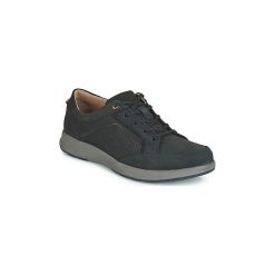 Buty Clarks UN TRAIL FORM. Czarne trampki męskie marki Clarks, bez wzorów, bez zapięcia. Za 439,00 zł.