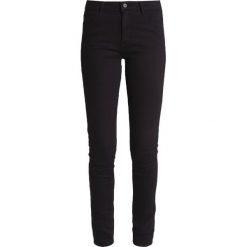 Rurki damskie: Wrangler BODY BESPOKE Jeansy Slim Fit rinsewash