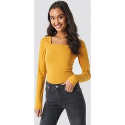 NA-KD Trend Square Shape Top - Yellow. Żółte topy damskie marki NA-KD Trend, bez wzorów, bez kołnierzyka. Za 80,95 zł.