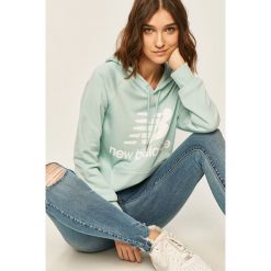 New Balance - Bluza. Niebieskie bluzy damskie New Balance, s, z nadrukiem, z elastanu, bez rękawów, z kapturem. W wyprzedaży za 239,90 zł.
