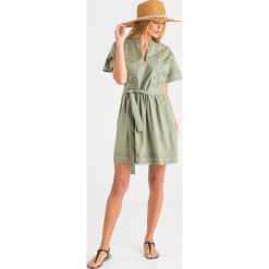 SUKIENKA twinset. Zielone sukienki damskie Twinset, na imprezę, w paski, z elastanu, z włoskim kołnierzykiem, z krótkim rękawem, krótkie, mini. Za 989,00 zł.