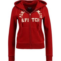 Abercrombie & Fitch HOLIDAY LOGO Bluza rozpinana red. Czerwone bluzy damskie rozpinane marki Abercrombie & Fitch, xl, z bawełny. Za 349,00 zł.