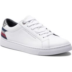 Sneakersy TOMMY HILFIGER - Essential Sneaker FW0FW03710 White 100. Białe półbuty damskie TOMMY HILFIGER, ze skóry ekologicznej. Za 449,00 zł.