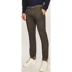 Pierre Cardin - Spodnie. Szare spodnie męskie Pierre Cardin, bez wzorów, z elastanu. W wyprzedaży za 259,90 zł.