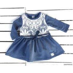 Sukienka jeans z koronką. Szare sukienki niemowlęce marki Pakamera, w koronkowe wzory, z bawełny, z długim rękawem, długie. Za 95,00 zł.