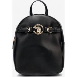 U.S. Polo Assn Plecak Czarny. Czarne plecaki damskie U.S. Polo Assn., w paski, z materiału. Za 395,95 zł.