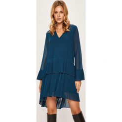 Pepe Jeans - Sukienka Penelope. Czarne sukienki damskie Pepe Jeans, na co dzień, s, bez wzorów, z poliesteru, casualowe, bez kołnierzyka, z długim rękawem, długie, mini, proste. W wyprzedaży za 279,90 zł.