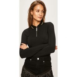Guess Jeans - Bluzka. Czarne bluzki damskie s, z aplikacjami, z poliesteru. Za 319,90 zł.