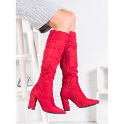 Zamszowe kozaki na obcasie. Kozaki damskie SMALL SWAN, z zamszu, bez obcasa, na obcasie, bez zapięcia. Za 127,90 zł.
