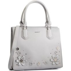 Torebka MONNARI - BAG4940-019 Grey 1. Szare torebki klasyczne damskie Monnari, bez wzorów, ze skóry ekologicznej, klasyczne, bez dodatków. W wyprzedaży za 119,00 zł.