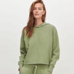 Sweter z kapturem -. Swetry damskie Reserved, s, bez wzorów, bez rękawów, z kapturem. Za 119,99 zł.