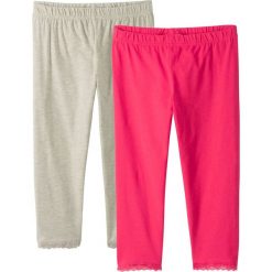 Legginsy rybaczki z koronkowym dołem nogawek (2 pary) bonprix naturalny melanż - różowy hibiskus. Różowe spodnie dziewczęce bonprix, w paski, z koronki. Za 45,98 zł.