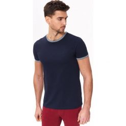 T-shirt z lamowaniem. Niebieskie t-shirty męskie Top Secret, na lato, m, w paski, z bawełny, z okrągłym kołnierzem. W wyprzedaży za 24,99 zł.