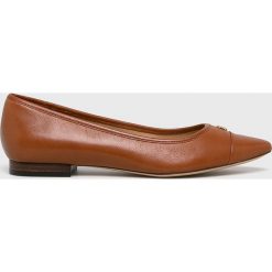 Lauren Ralph Lauren - Baleriny 802755538002. Baleriny damskie Lauren Ralph Lauren, bez wzorów, ze skóry, bez obcasa. W wyprzedaży za 379,90 zł.
