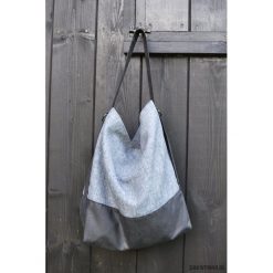 Torba hobo - płótno. Szare torebki klasyczne damskie marki Pakamera, bez wzorów, z tkaniny, na ramię, duże, bez dodatków. Za 139,00 zł.