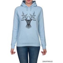Bluza damska z jeleniem. Niebieskie bluzy damskie marki Pakamera, z nadrukiem, bez rękawów, z kapturem. Za 119,00 zł.