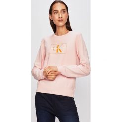 Calvin Klein Jeans - Bluza. Białe bluzy damskie Calvin Klein Jeans, s, z nadrukiem, z bawełny, bez rękawów, bez kaptura. W wyprzedaży za 269,90 zł.
