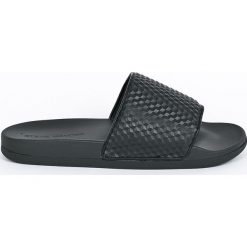 Steve Madden - Klapki Riptide. Czarne kapcie męskie marki Steve Madden, z materiału. W wyprzedaży za 179,90 zł.