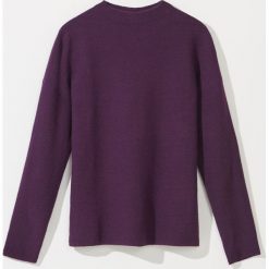 Sweter z ozdobnymi guzikami - Bordowy. Czerwone swetry damskie Mohito, s, bez wzorów, bez rękawów, bez kaptura. Za 89,99 zł.